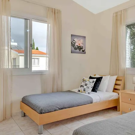 Phaedrus Living: Coral Bay Luxury