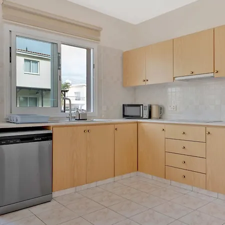 Phaedrus Living: Coral Bay Luxury Вилла