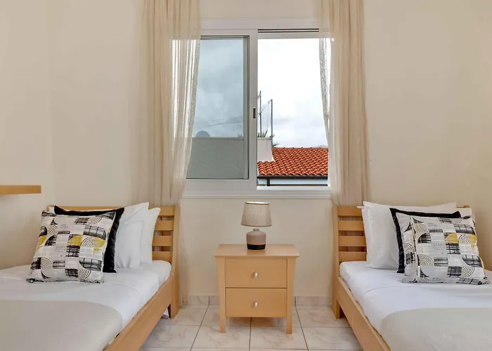 Phaedrus Living: Coral Bay Luxury Vila