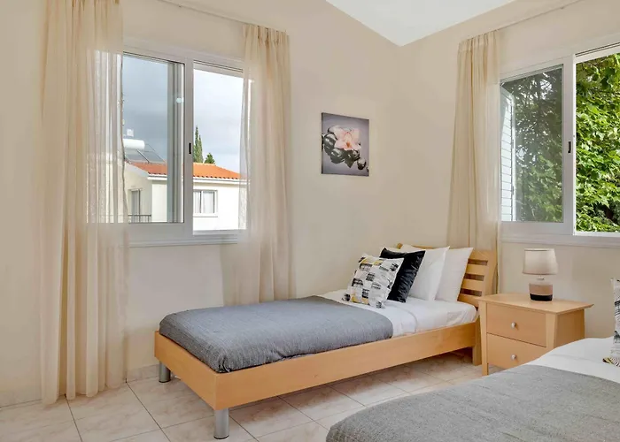 Phaedrus Living: Coral Bay Luxury