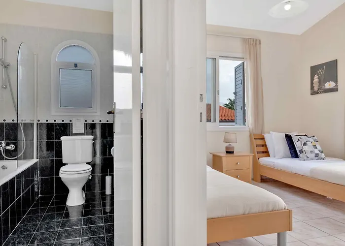 Vila Phaedrus Living: Coral Bay Luxury