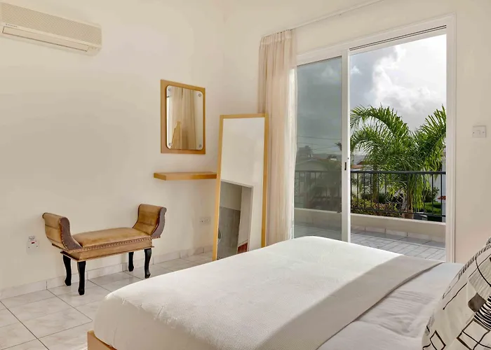 Phaedrus Living: Coral Bay Luxury Pegeia