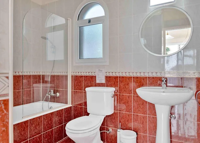 Phaedrus Living: Coral Bay Luxury Pegeia