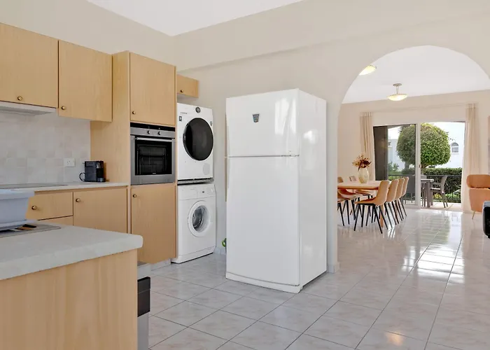 Phaedrus Living: Coral Bay Luxury *