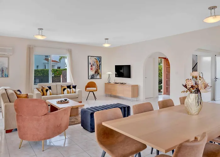 Phaedrus Living: Coral Bay Luxury *